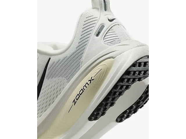 Nike Vomero 18 - Coconut