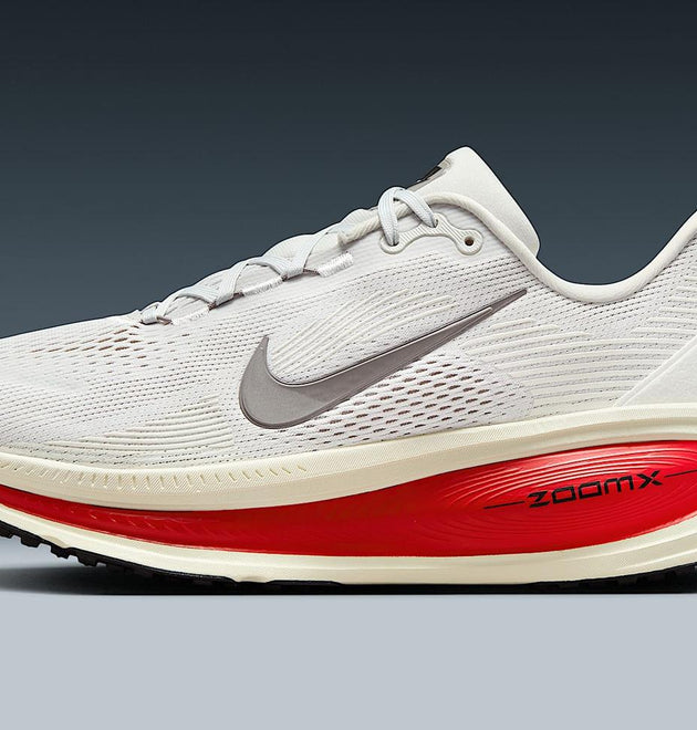 Nike Vomero 18 - Red