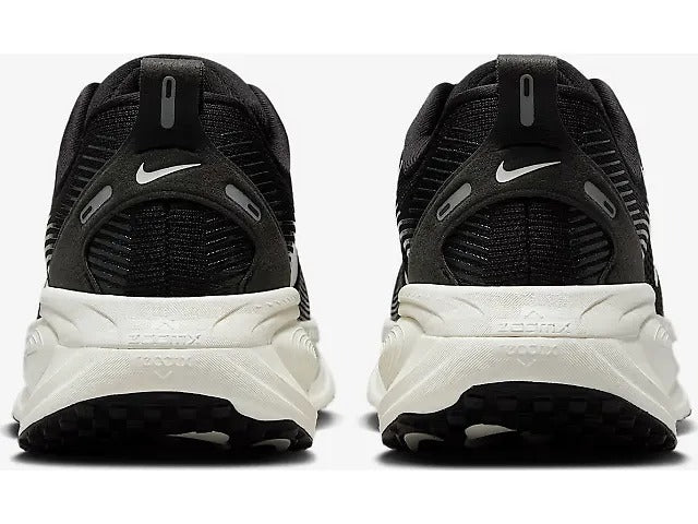 Nike Vomero 18 - Jet